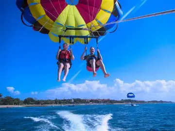 Parasailing in Sharm hasabo travel